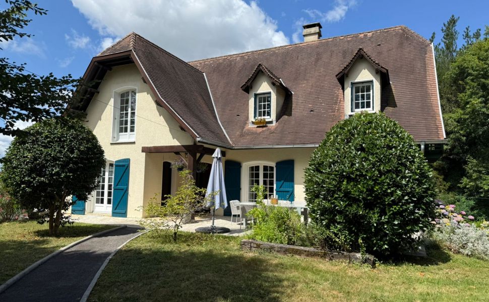 French property for sale - FCH1154