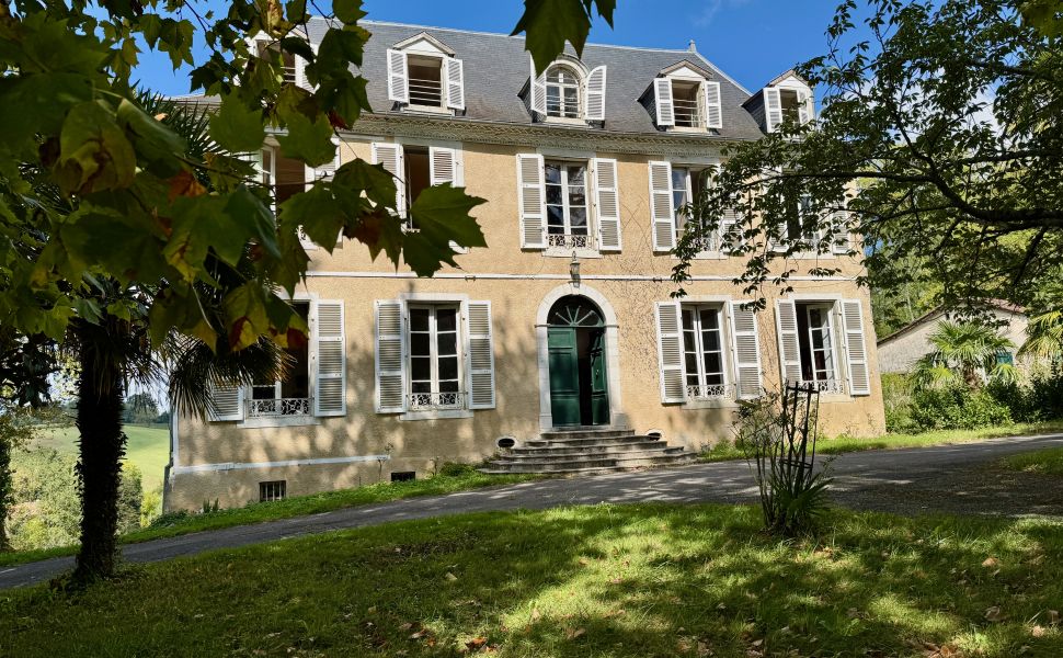 French property for sale - FCH1163