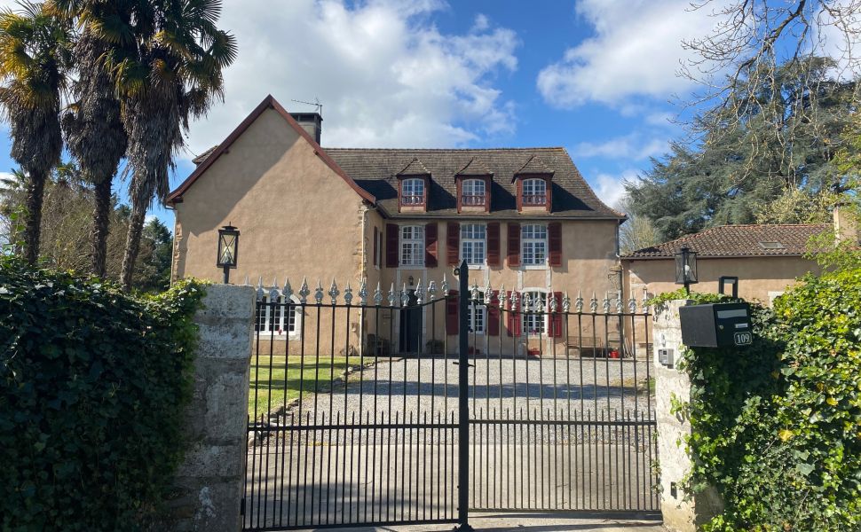 French property for sale - FCH980