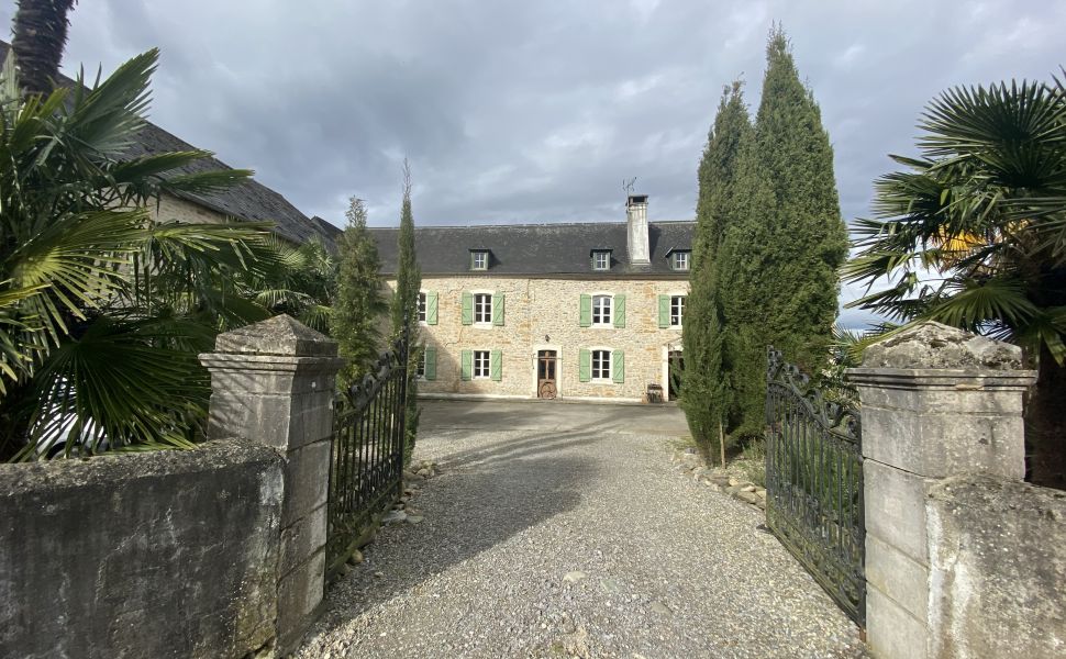 French property for sale - FCH827