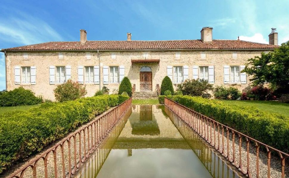 French property for sale - FCH908