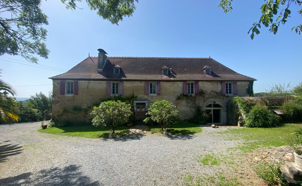French property for sale - FCH921