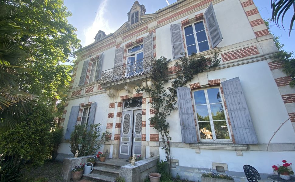 French property for sale - FCH961