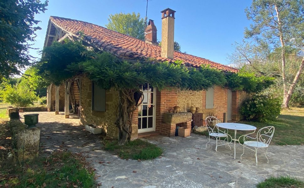 French property for sale - FCH941