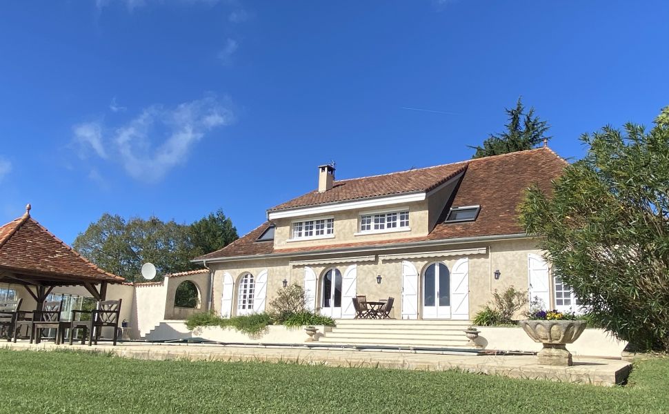 French property for sale - FCH953