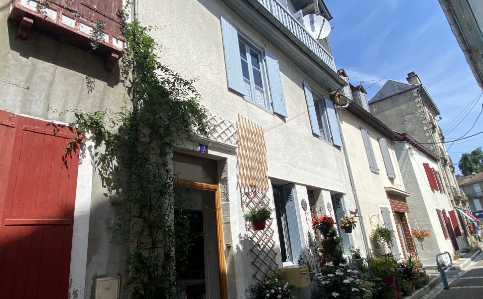 French property for sale - FCH1004