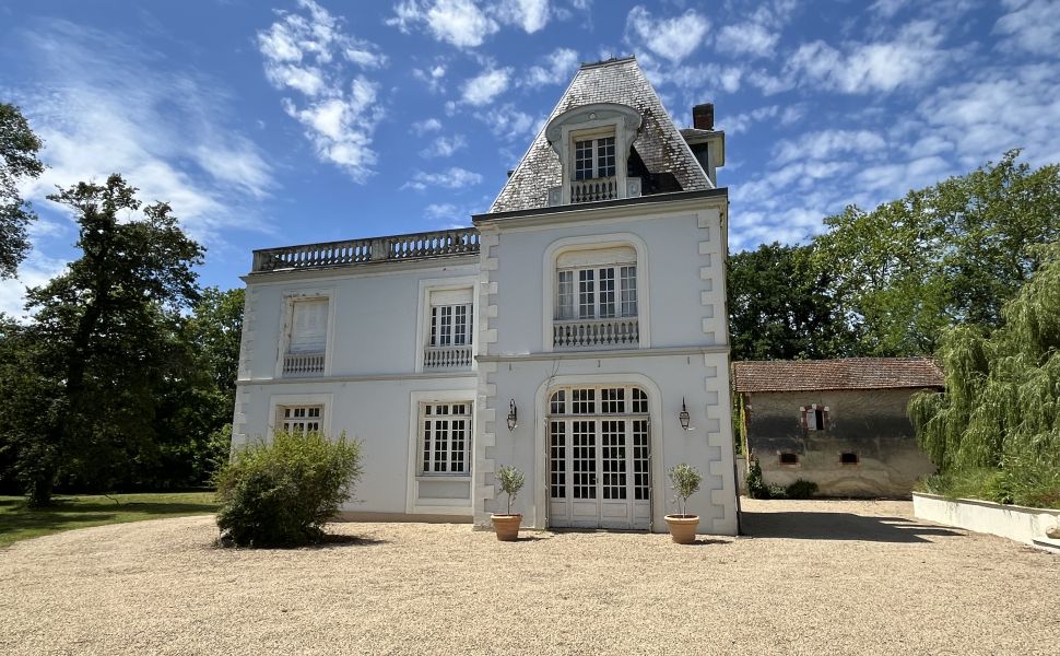 French property for sale - FCH1054