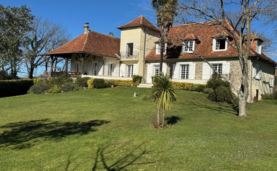 French property for sale - FCH1037