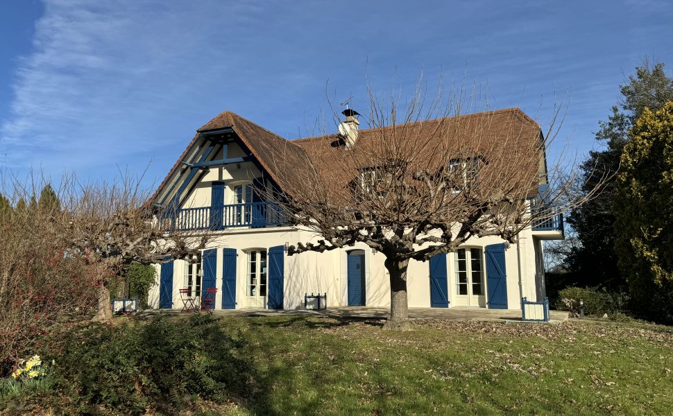 French property for sale - FCH1035