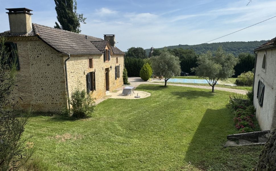 Fermette Charmant du 1772, avec Grange et Piscine, située en Pleine Campagne en bordure de son Villa