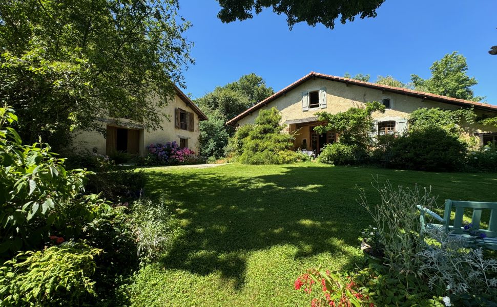 Authentique Ferme Landaise avec 2 Gîtes, Piscine, 1,2 Ha 