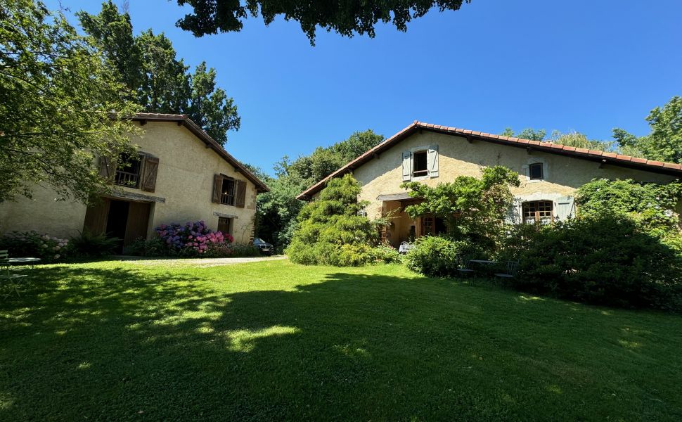 French property for sale - FCH1068