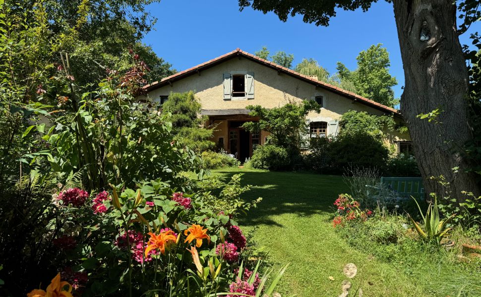 Authentique Ferme Landaise avec 2 Gîtes, Piscine, 1,2 Ha 