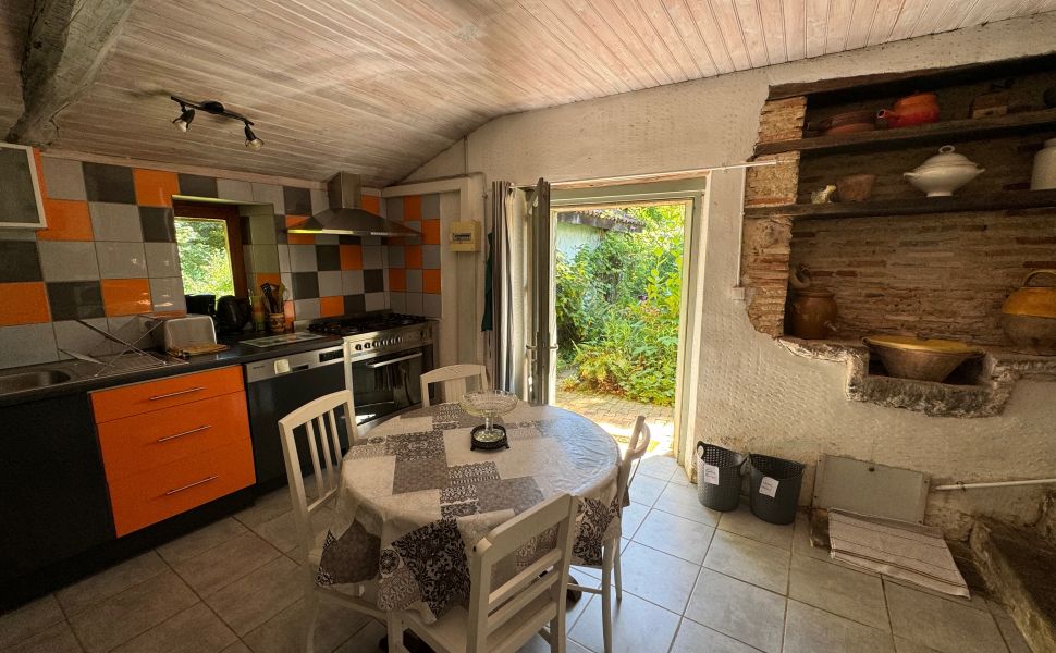 Authentique Ferme Landaise avec 2 Gîtes, Piscine, 1,2 Ha 