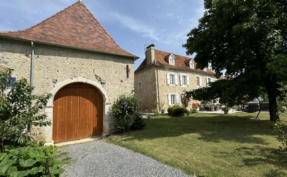 Belle Maison 18ème Siècle, Entièrement Rénovée Avec Vue Pyrénées et Grange Indépendante