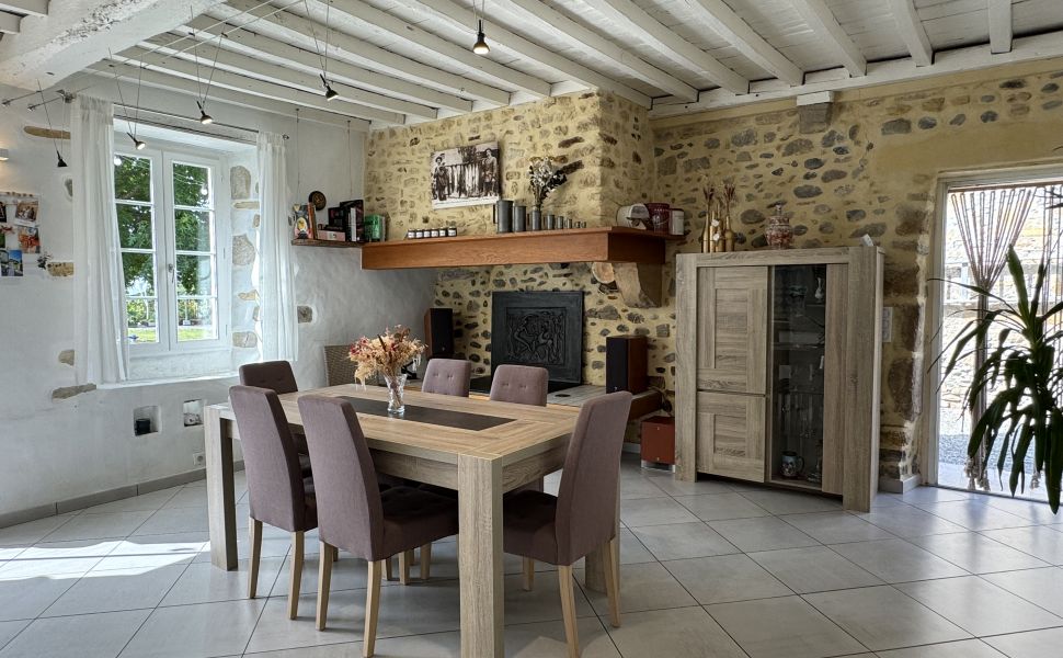 Belle Maison 18ème Siècle, Entièrement Rénovée Avec Vue Pyrénées et Grange Indépendante