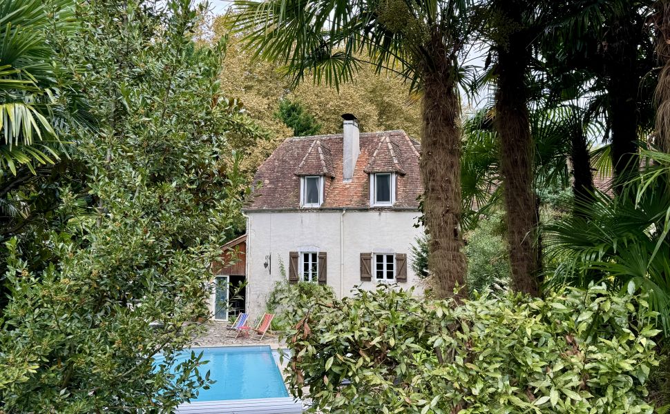 Charmant Moulin Datant du 19ème Siècle, Doté d'Une Piscine, Dans Un Cadre de Paix