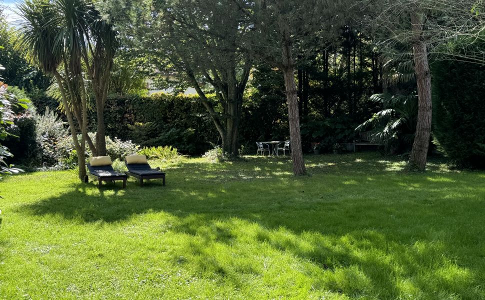 Impeccable Ferme Landaise du 18ème Siècle, Sur Un Parc Paysager de 2,500m2