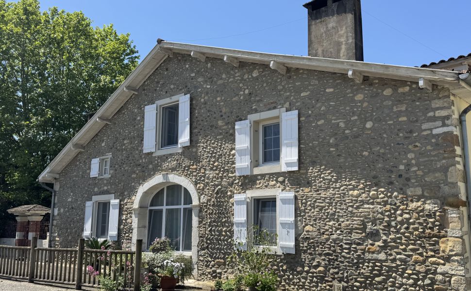 French property for sale - FCH1083