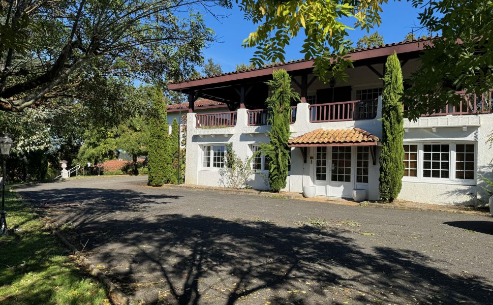 Belle Maison Familiale avec Annexe Indépendante pour Professional Libérales ou Conversion