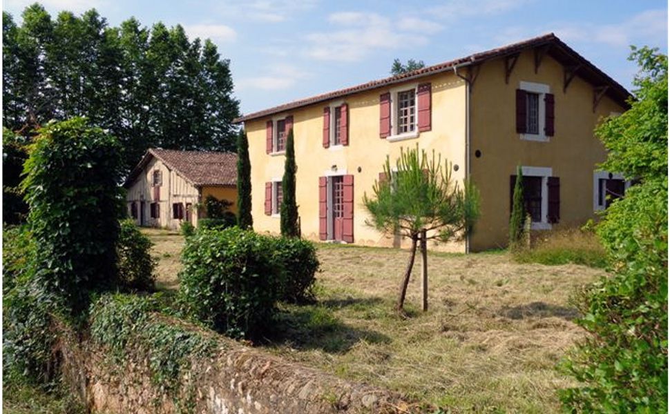 Pavilion de chasse XVIIeme, ferme, studio et 2.2 HA de terrain