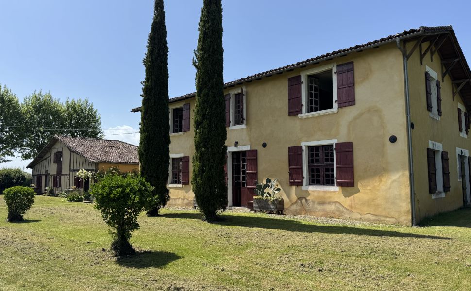 French property for sale - FCH1091