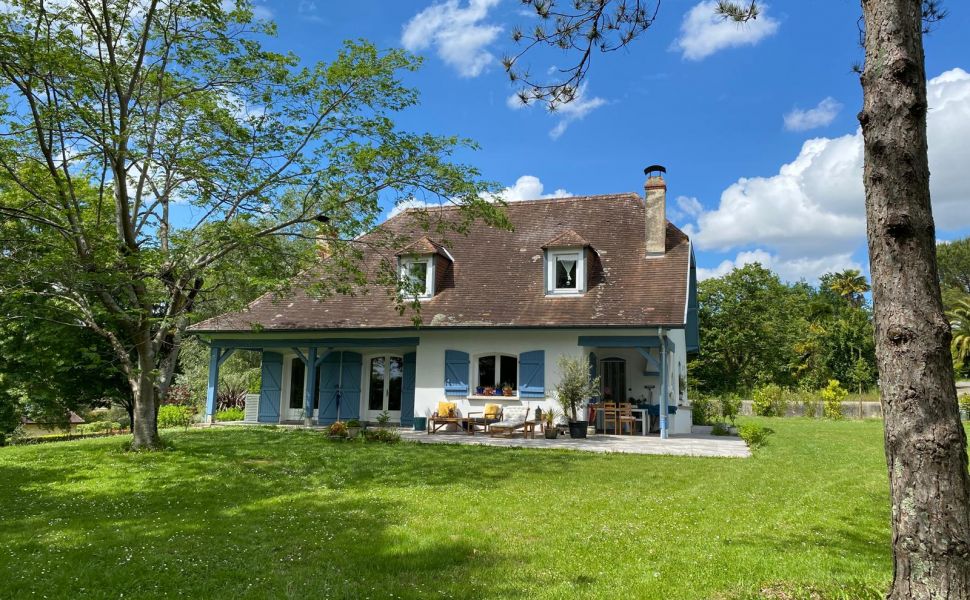 French property for sale - FCH1092