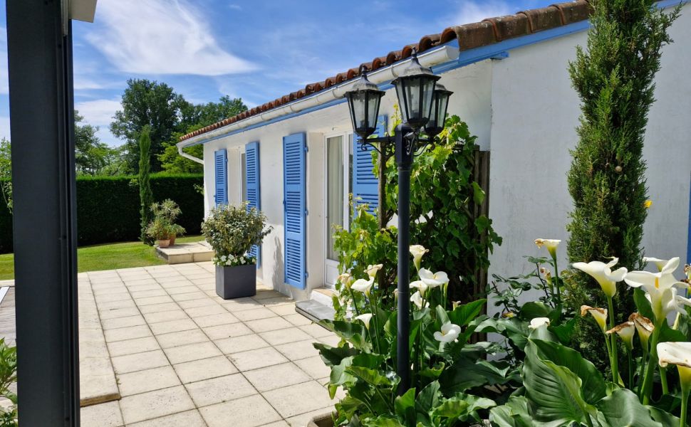 Maison de Campagne Élégant, Situé dans un Cadre Paisible à moins d'une heure de la Côte