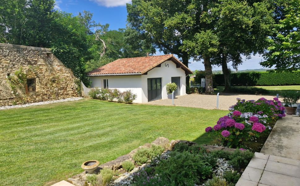 Maison de Campagne Élégant, Situé dans un Cadre Paisible à moins d'une heure de la Côte