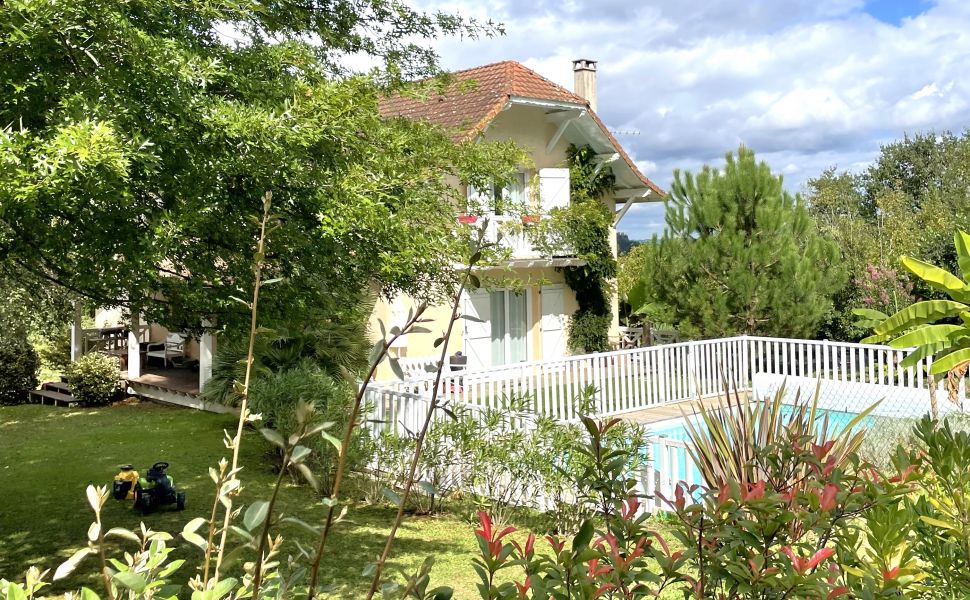 French property for sale - FCH1097