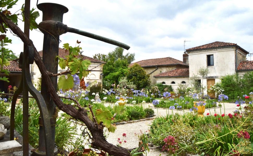 Un Renovation Magnifique d’un Écurie en Propriété Familiale avec Trois Gites