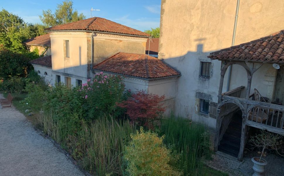 Un Renovation Magnifique d’un Écurie en Propriété Familiale avec Trois Gites