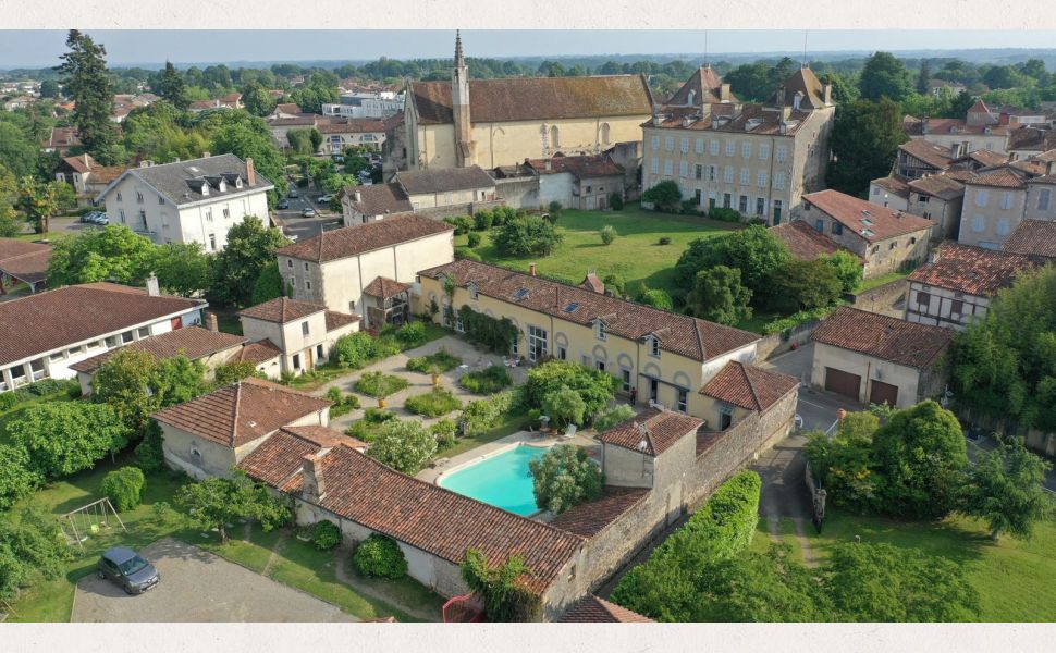 Un Renovation Magnifique d’un Écurie en Propriété Familiale avec Trois Gites