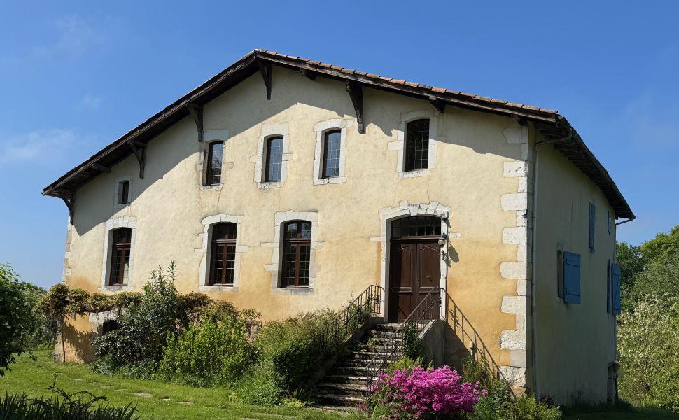 French property for sale - FCH1127