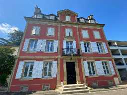 Splendid 7 Bedroom Maison de Maitre in the heart of an active market town