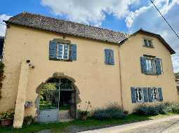 17C Maison de Maitre, set in an Attractive Courtyard with its Original Chai & Barns