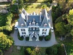 Elégant Château de XIXe Siècle; Architecture intérieure de Napoleon III; 4HA avec Piscine