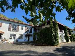 Substantial Family Home; Independent Annex; Walking Distance of the Charming La Bastide Clairence