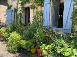 Charming Bearnaise Village House With Artists Studio In the Heart of The Valley Aspe