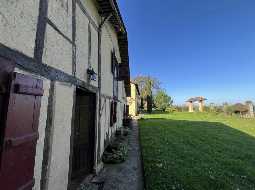 Pavilion de chasse XVIIeme, ferme, studio et 2.2 HA de terrain