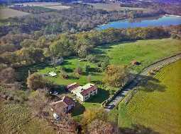 Pavilion de chasse XVIIeme, ferme, studio et 2.2 HA de terrain