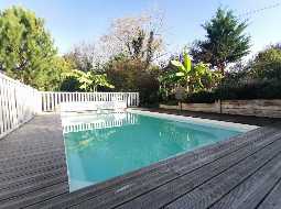 Maison Familiale avec Annexe Attenante offre un véritable havre de paix, 10mins de PAU