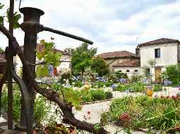 An Exquisite Stable Block Conversion with 3 Beautifully Renovated Cottages!