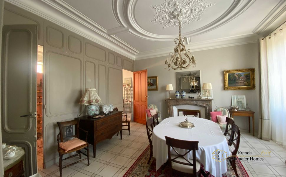 Splendid 7 Bedroom Maison de Maitre in the heart of an active market town