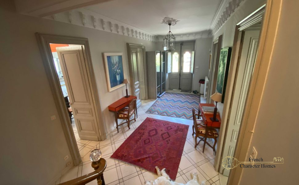 Splendid 7 Bedroom Maison de Maitre in the heart of an active market town