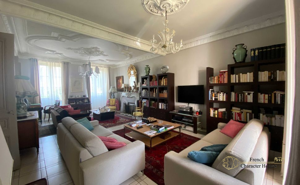 Splendid 7 Bedroom Maison de Maitre in the heart of an active market town