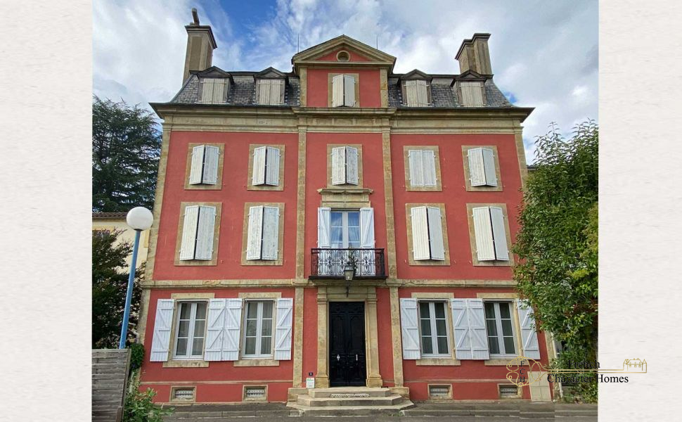 Splendid 7 Bedroom Maison de Maitre in the heart of an active market town