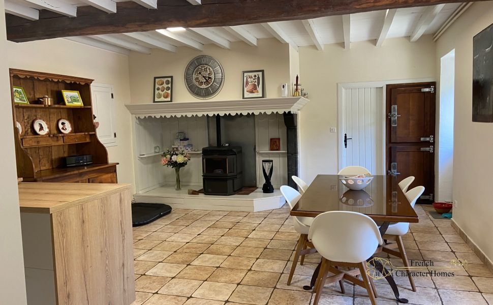 Superb Bearnaise Property and Maison d'Hotes in the rolling foothills of the Pyrenees. 