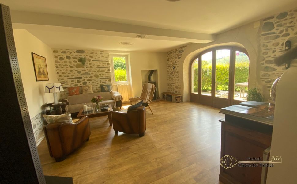 Superb Bearnaise Property and Maison d'Hotes in the rolling foothills of the Pyrenees. 