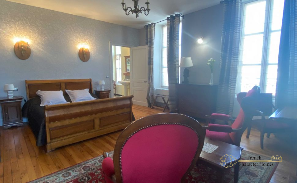 Graceful Belle Epoque Property, packed with period features. Gîte, Mosaic Pool + Jacuzzi